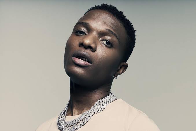 Man praises Wizkid after he pays hospital bill of his mother