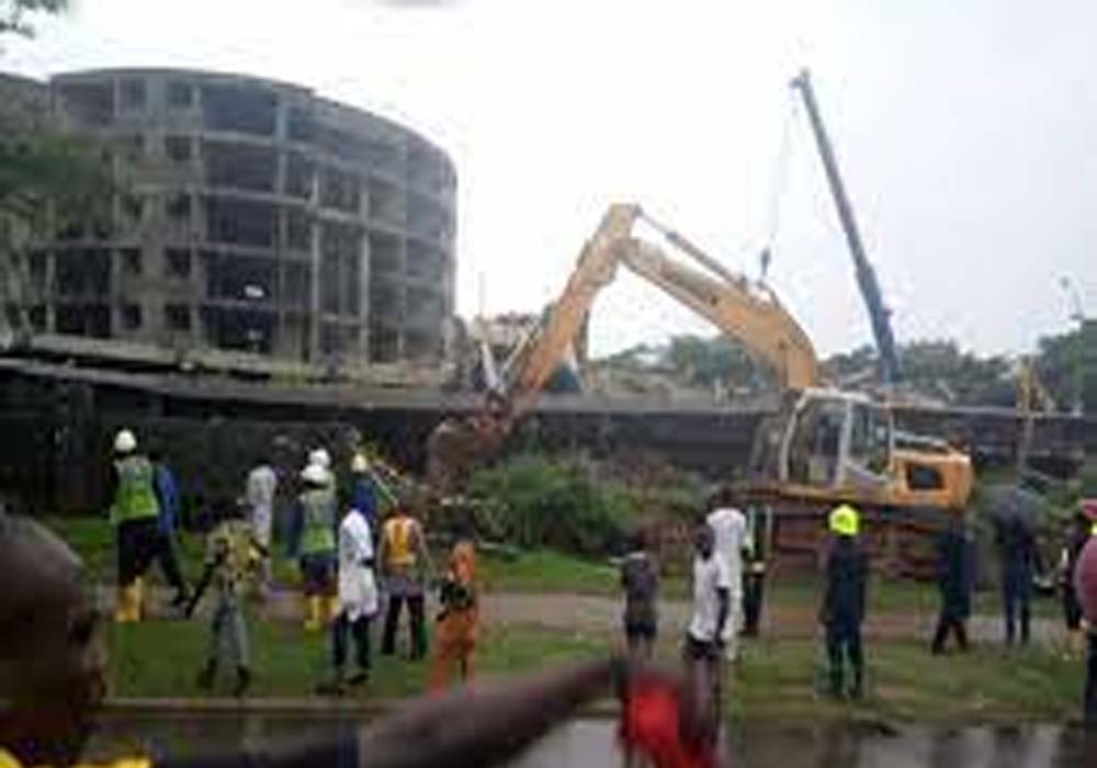 JUST IN: Pandemonium as Abuja mall collapses, traps many