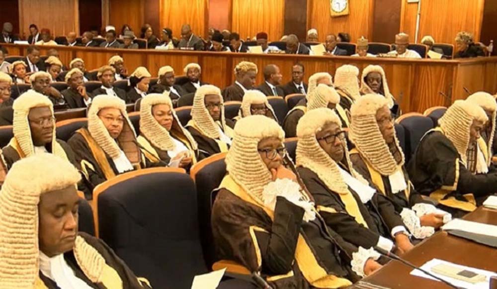 Buhari pledges ”better life” for Nigerian judges