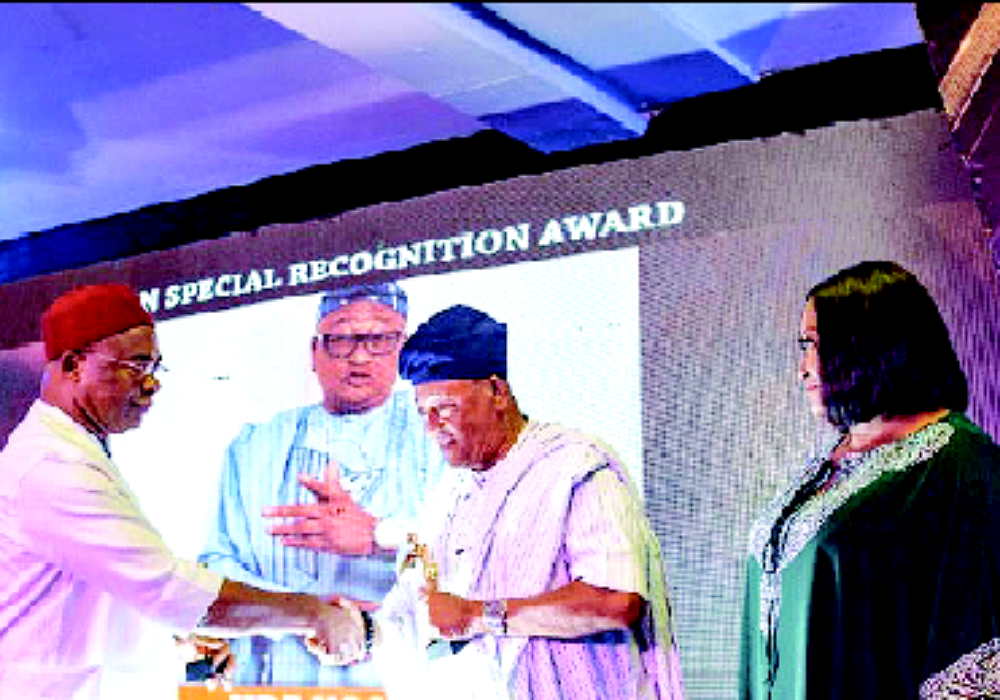 Lateef Adedimeji, Almajiri, Obsession, Ayinla Win Big At BON Awards 2022