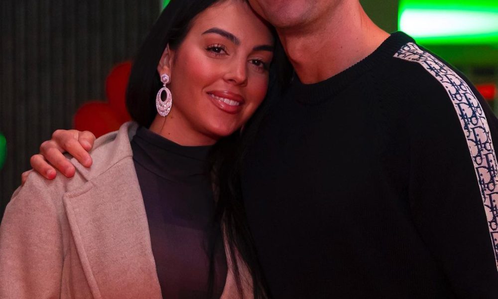 Valentine: I'm Lucky To Have You In My Life, Ronaldo Celebrates Lover