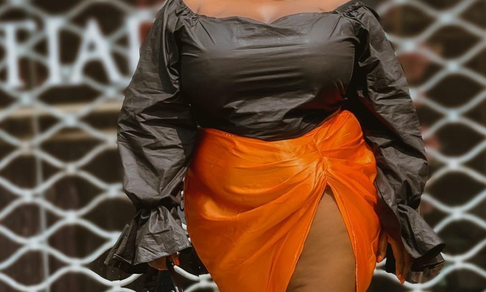 My Boyfriend Sucks Me On My Period – Monalisa Stephen